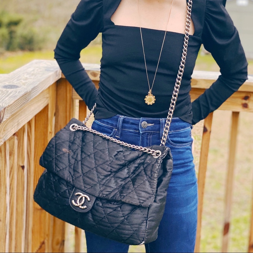 large CHANEL bag • 💯 AUTHENTIC •